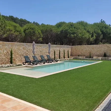 Dom wakacyjny Amazing Villa With Capacity For 8 People Nazaré