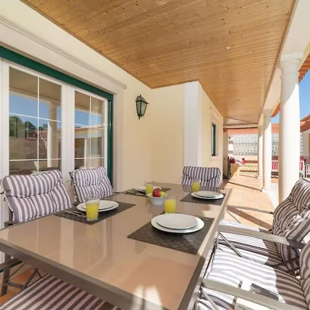 Holiday home Amazing Villa With Capacity For 8 People